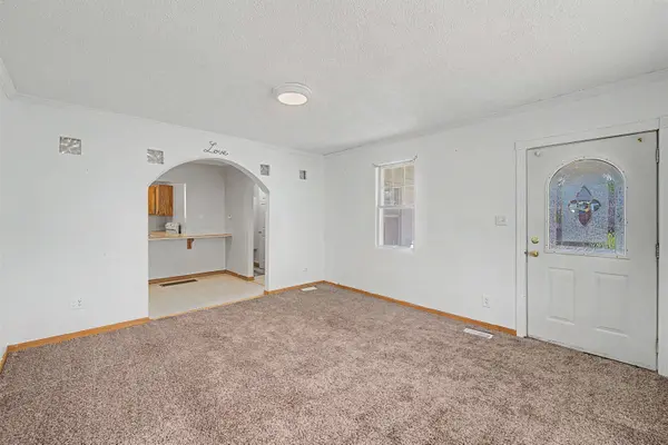 740 Merrill St, Salina, KS 67401