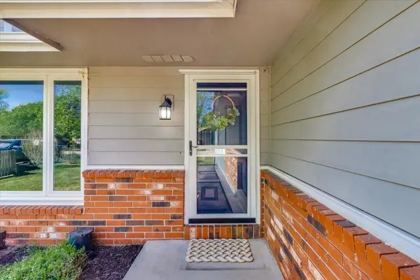 4141 N Danbury St, Bel Aire, KS 67220