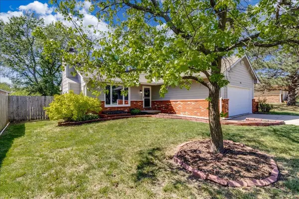 4141 N Danbury St, Bel Aire, KS 67220