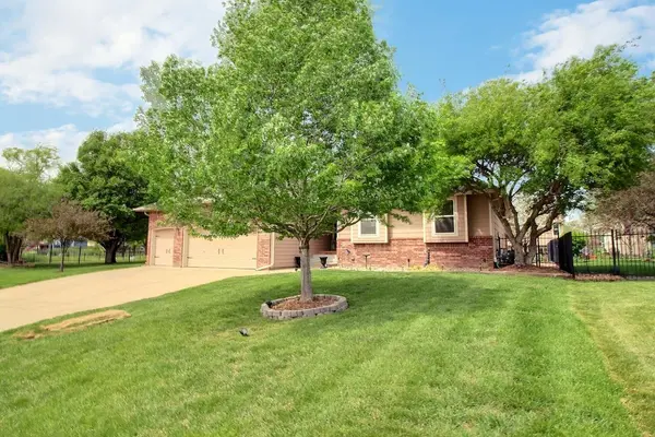 12318 E Lincoln Ct, Wichita, KS 67207