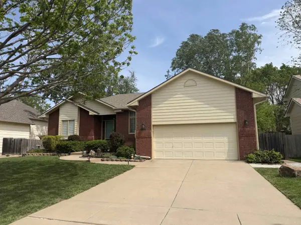 232 N Prescott Cir, Wichita, KS 67212
