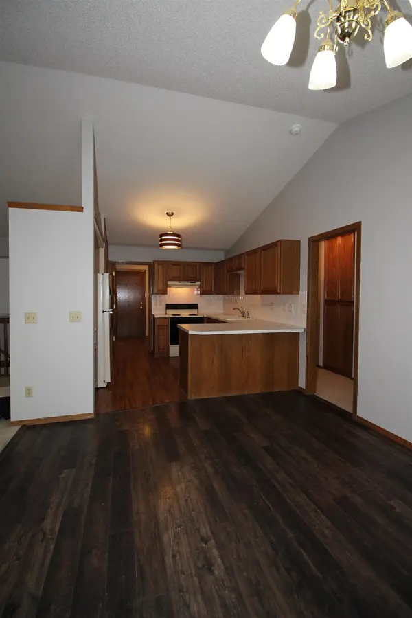 1114 S Longford St, Wichita, KS 67207-3238