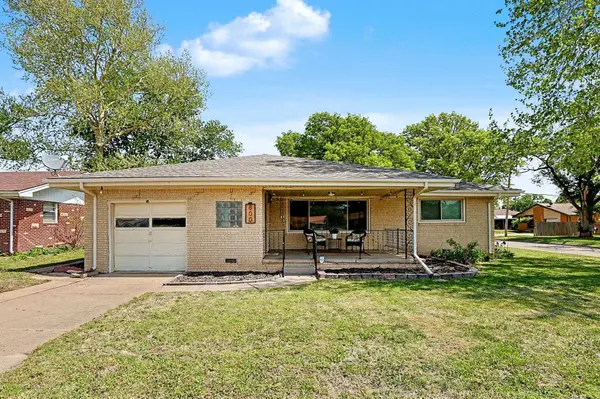800 N Friend St,  Belle Plaine,  KS 67013