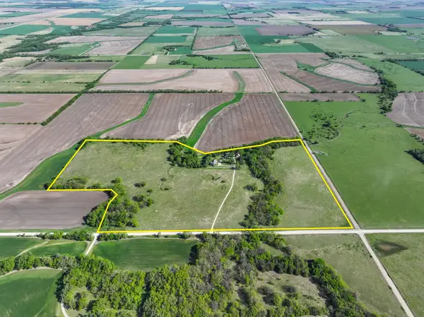 2482 300th St, Lincolnville, KS 66858