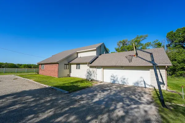 2482 300th St, Lincolnville, KS 66858