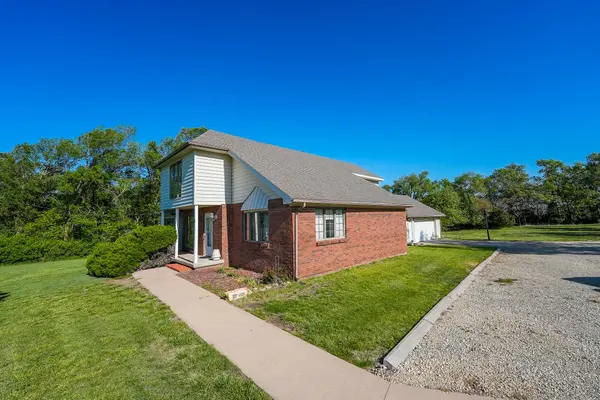 2482 300th St, Lincolnville, KS 66858