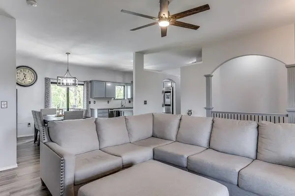 1124 N High Park Dr, Derby, KS 67037-7968
