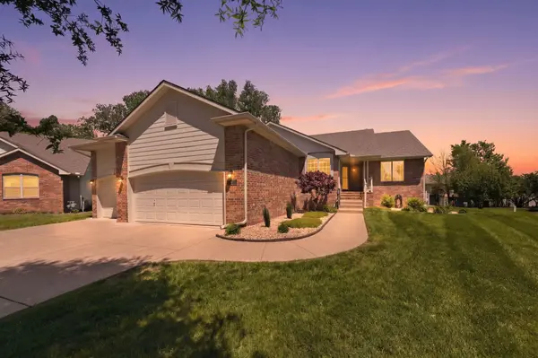 237 S MAPLE DUNES CT, Wichita, KS 67235