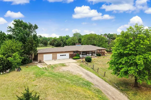 4557 W Schilling Rd, Salina, KS 67401