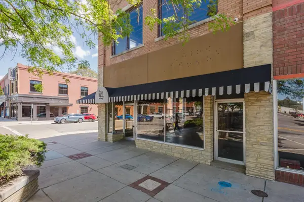 1001 W Douglas Ave, Wichita, KS 67213