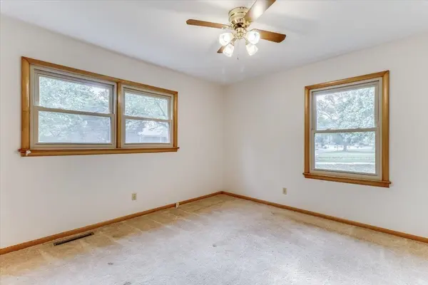 901 N El Paso Dr, Derby, KS 67037
