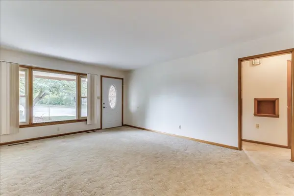 901 N El Paso Dr, Derby, KS 67037