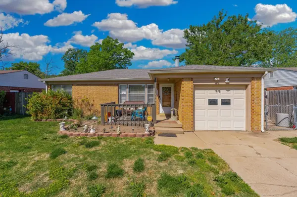 2845 S Laura Ave, Wichita, KS 67216