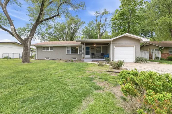 711 N Valleyview St, Wichita, KS 67212