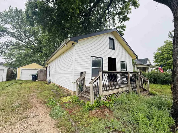 327 Residence St, El Dorado, KS 67042