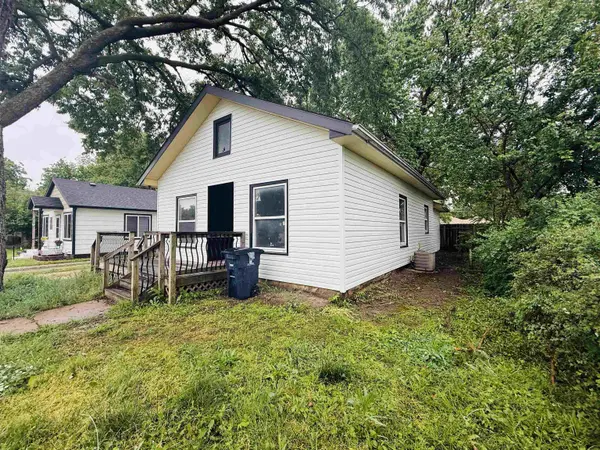 327 Residence St, El Dorado, KS 67042