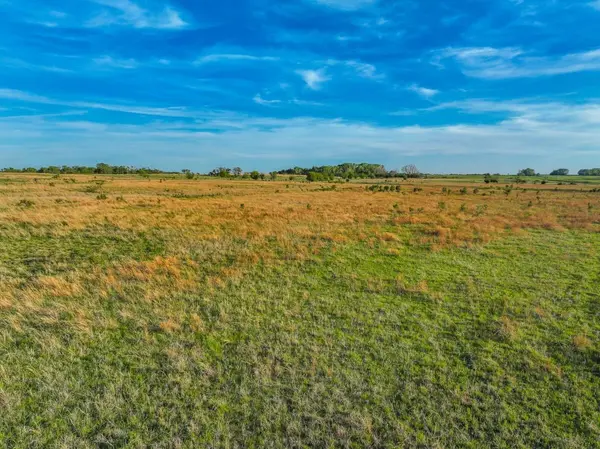 000 S BROADACRES RD, Pretty Prairie, KS 67570