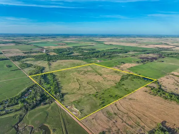 000 S BROADACRES RD, Pretty Prairie, KS 67570