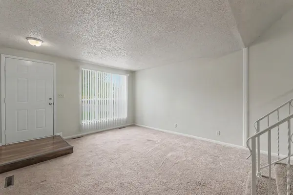 8704 E Lockmoor, Wichita, KS 67207