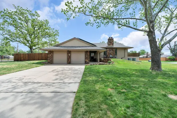 2120 N Hyacinth St, Wichita, KS 67203