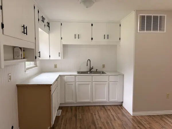 806 N 10th, Arkansas City, KS 67005