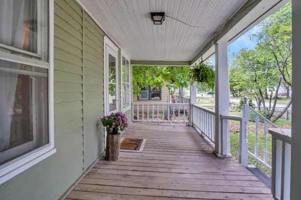 119 E 14th St, Newton, KS 67114
