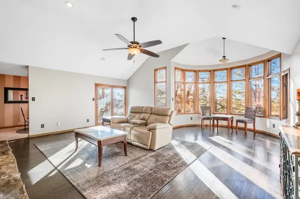 909 N Maize Rd, Wichita, KS 67212