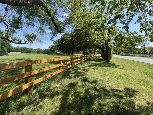 9720 S Ridge, Sedgwick, KS 67135