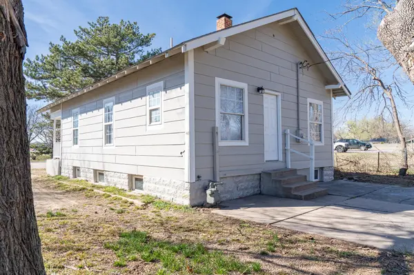 710 S Glenn St, Wichita, KS 67213