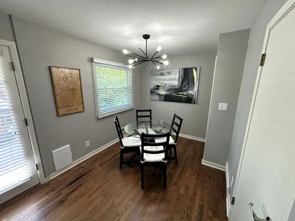 7515 W 71st St, Overland Park, KS 66204