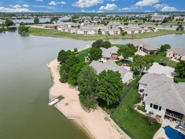 6813 W Northwind Cir, Wichita, KS 67205-2583