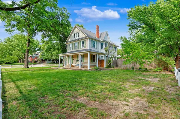 256 N Roosevelt Ave, Wichita, KS 67208