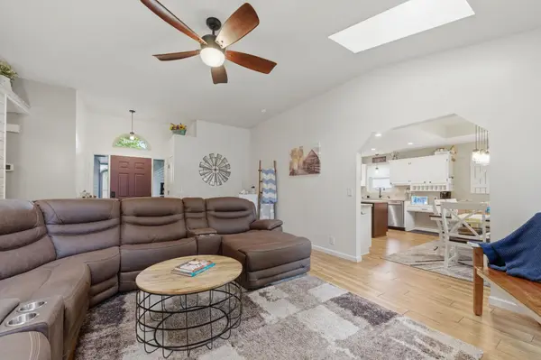 2537 N Watersedge, Wichita, KS 67205