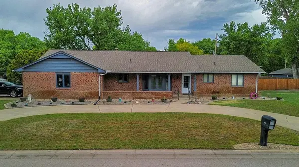 600 E Allen St, Valley Center, KS 67147