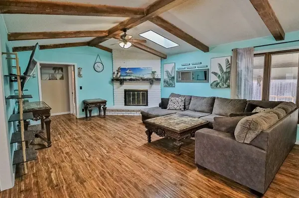 600 E Allen St, Valley Center, KS 67147