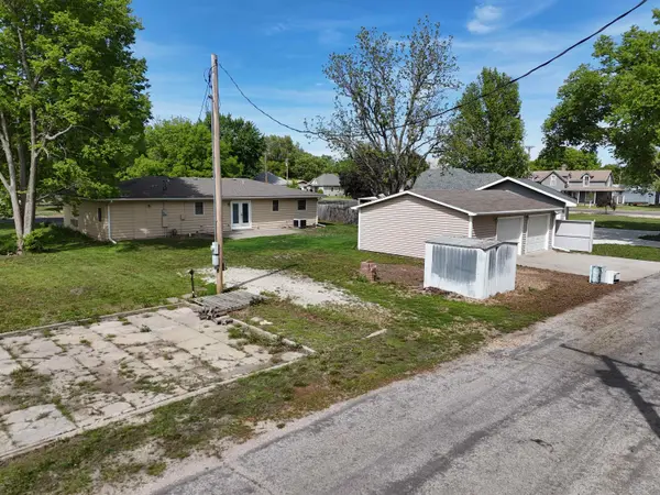 512 Campbell Ave, Clyde, KS 66938