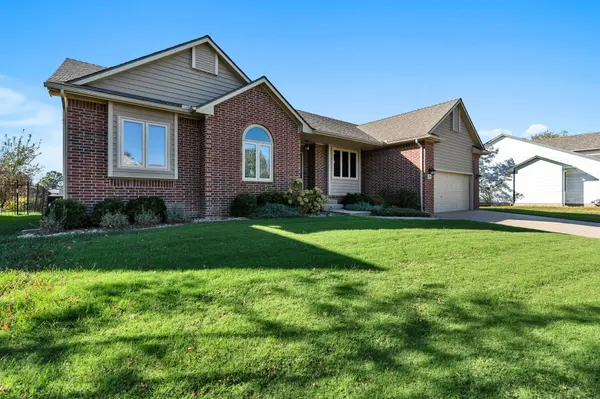829 N Cedar Park St, Wichita, KS 67235