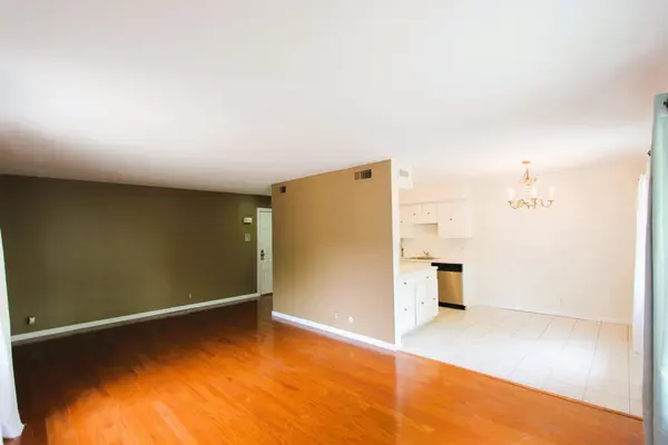 7077 E Central Ave #4, Wichita, KS 67206