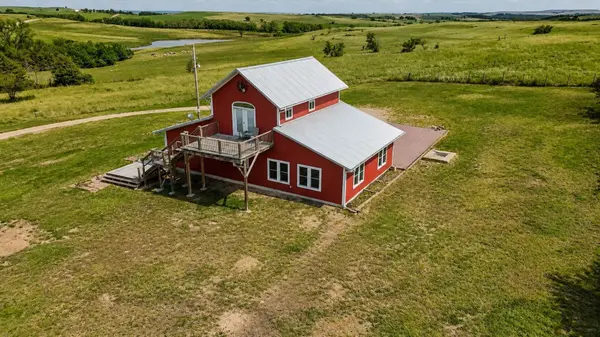 33225 Wabaunsee, Alma, KS 66401