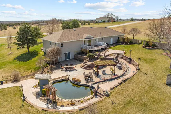 220 Prairie Ridge Rd, Salina, KS 67401