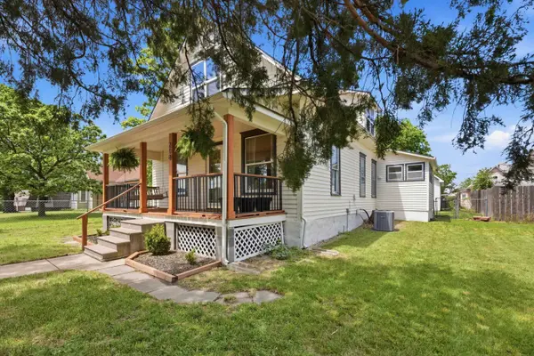 218 E 10th St, Newton, KS 67114