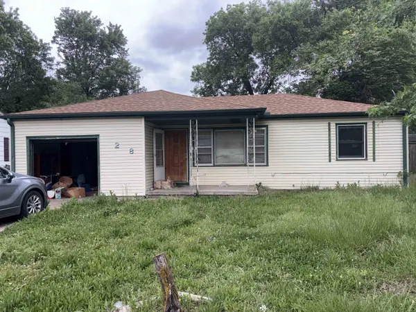 1208 N Manchester, Newton, KS 67114