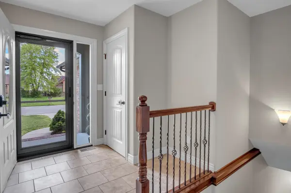 706 E Rolling View Dr, Park City, KS 67147-7314