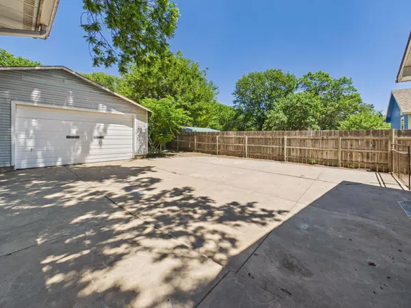 628 E Main St, Mulvane, KS 67110