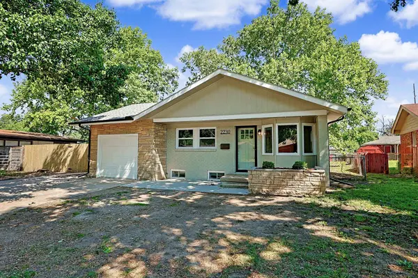 2230 W Manhattan, Wichita, KS 67204