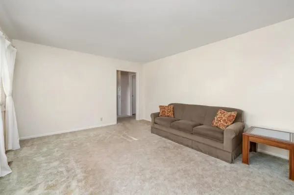 610 Morningside Dr, Wellington, KS 67152