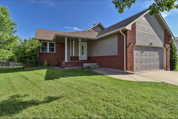 866 S Bedford CT, Wichita, KS 67207