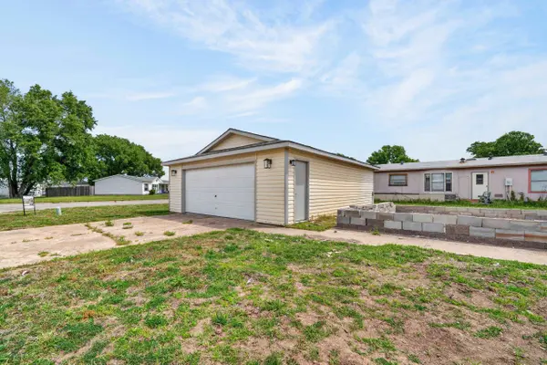 3519 W 44th St S, Wichita, KS 67217