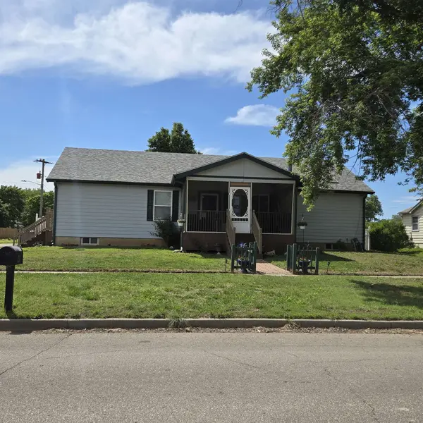 822 Maple St, Gypsum, KS 67448-0142