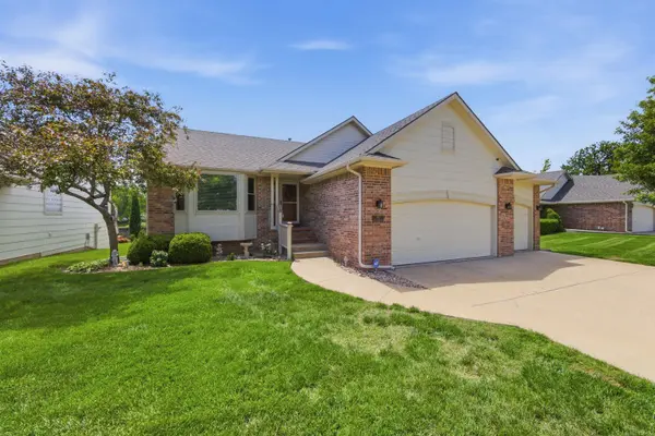 269 S Maple Dunes Ct, Wichita, KS 67235